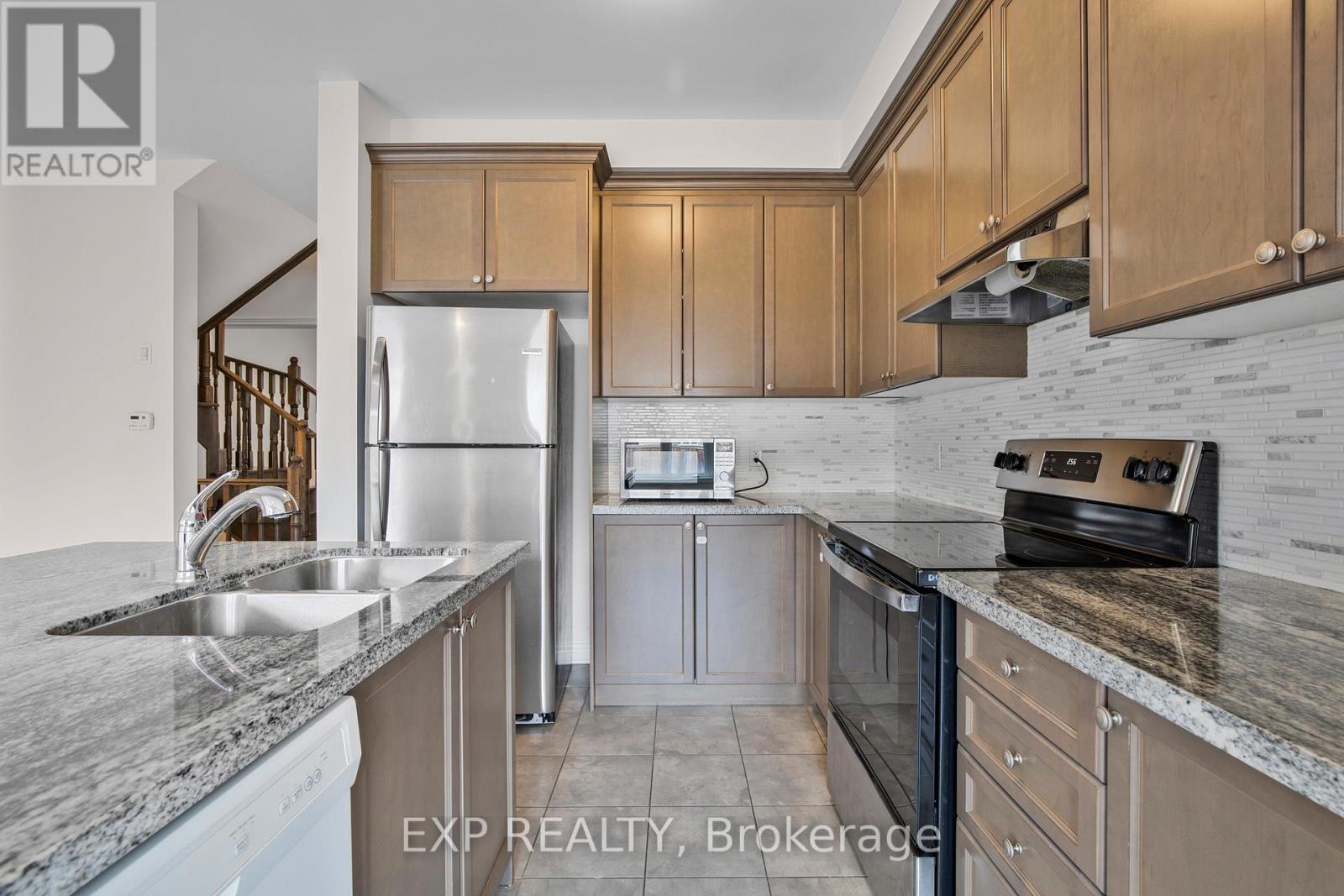 Photo 7 of 29 Heming Trail, Hamilton ON