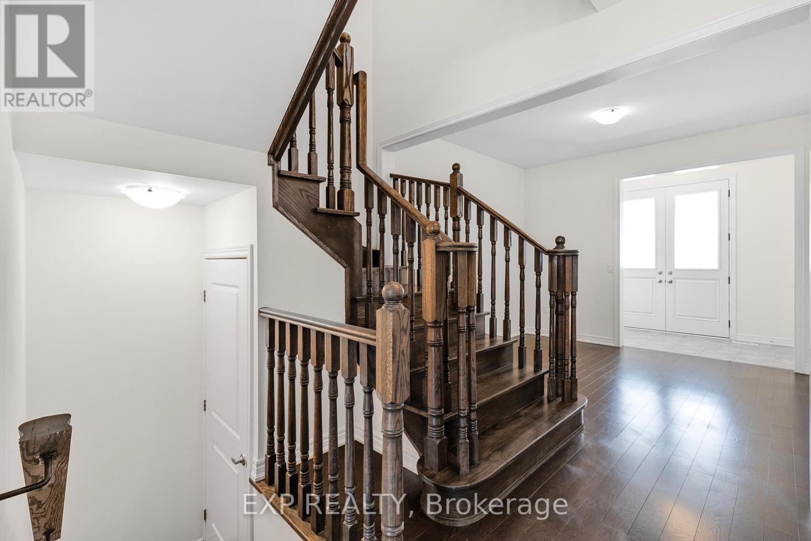 Photo 9 of 29 Heming Trail, Hamilton ON