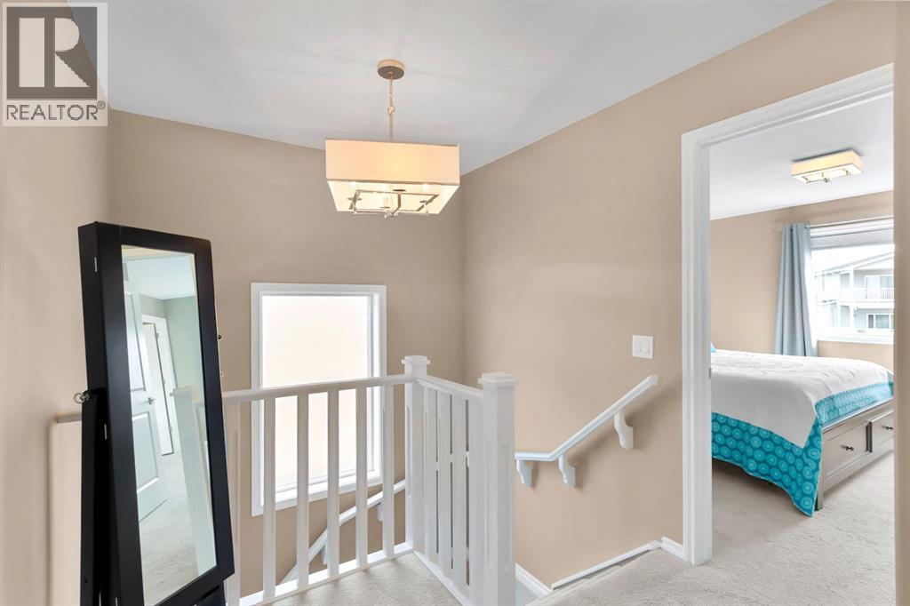 Photo 12 of 72 Mackenzie Way, Carstairs AB