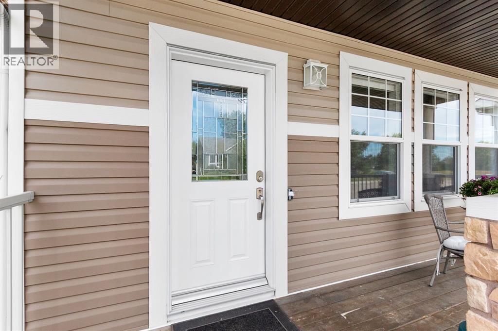 Photo 8 of 72 Mackenzie Way, Carstairs AB