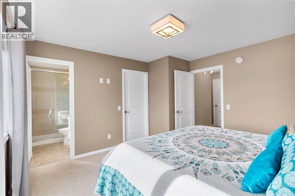 Photo 13 of 72 Mackenzie Way, Carstairs AB