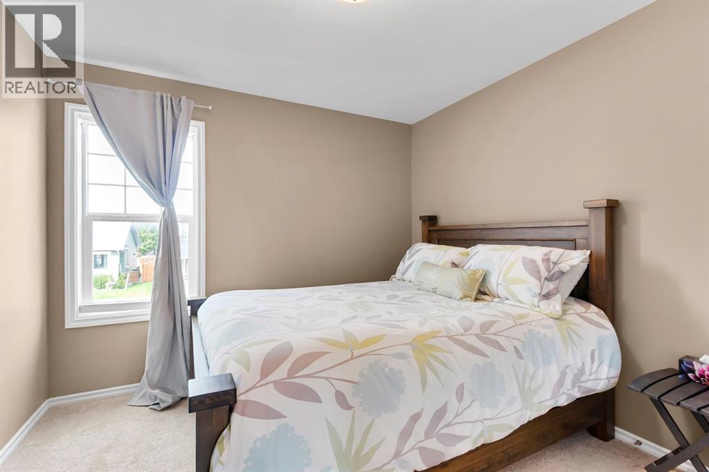 Photo 28 of 72 Mackenzie Way, Carstairs AB