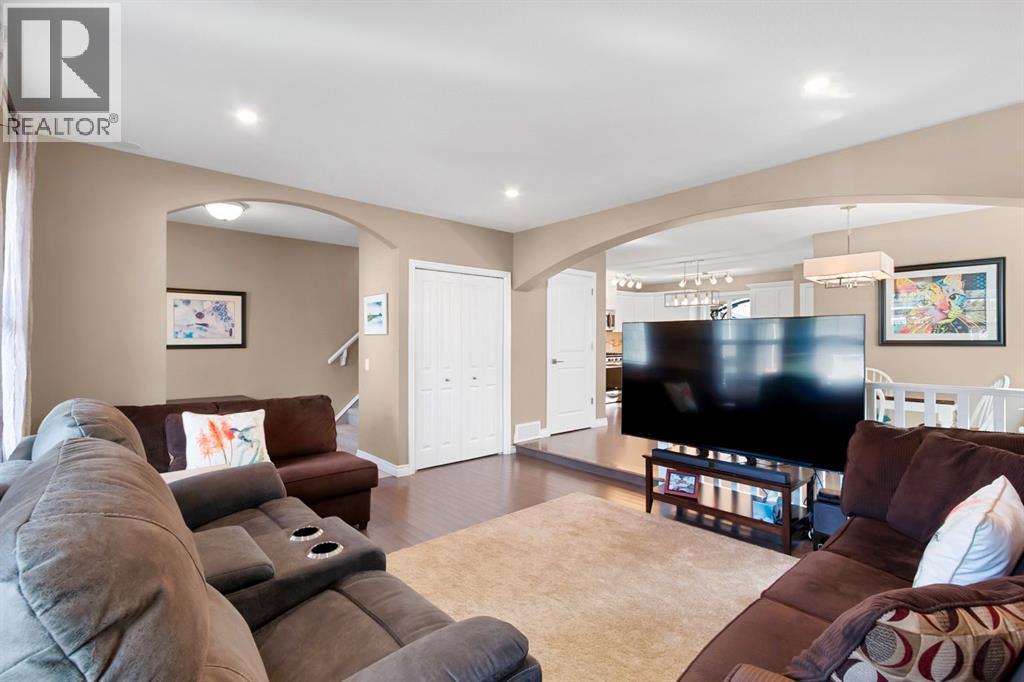 Photo 22 of 72 Mackenzie Way, Carstairs AB