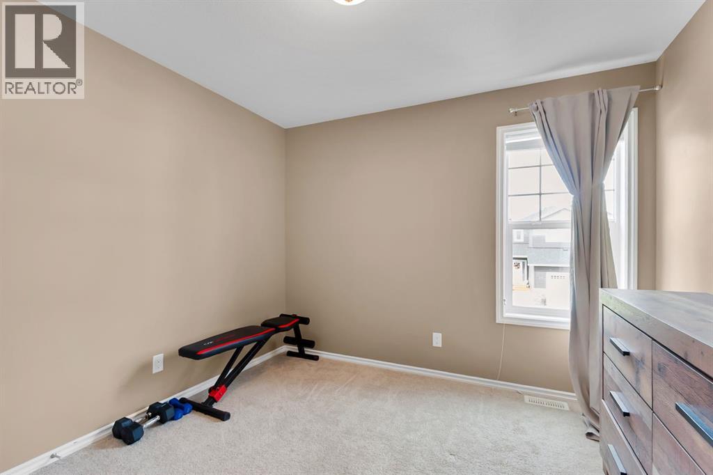 Photo 18 of 72 Mackenzie Way, Carstairs AB