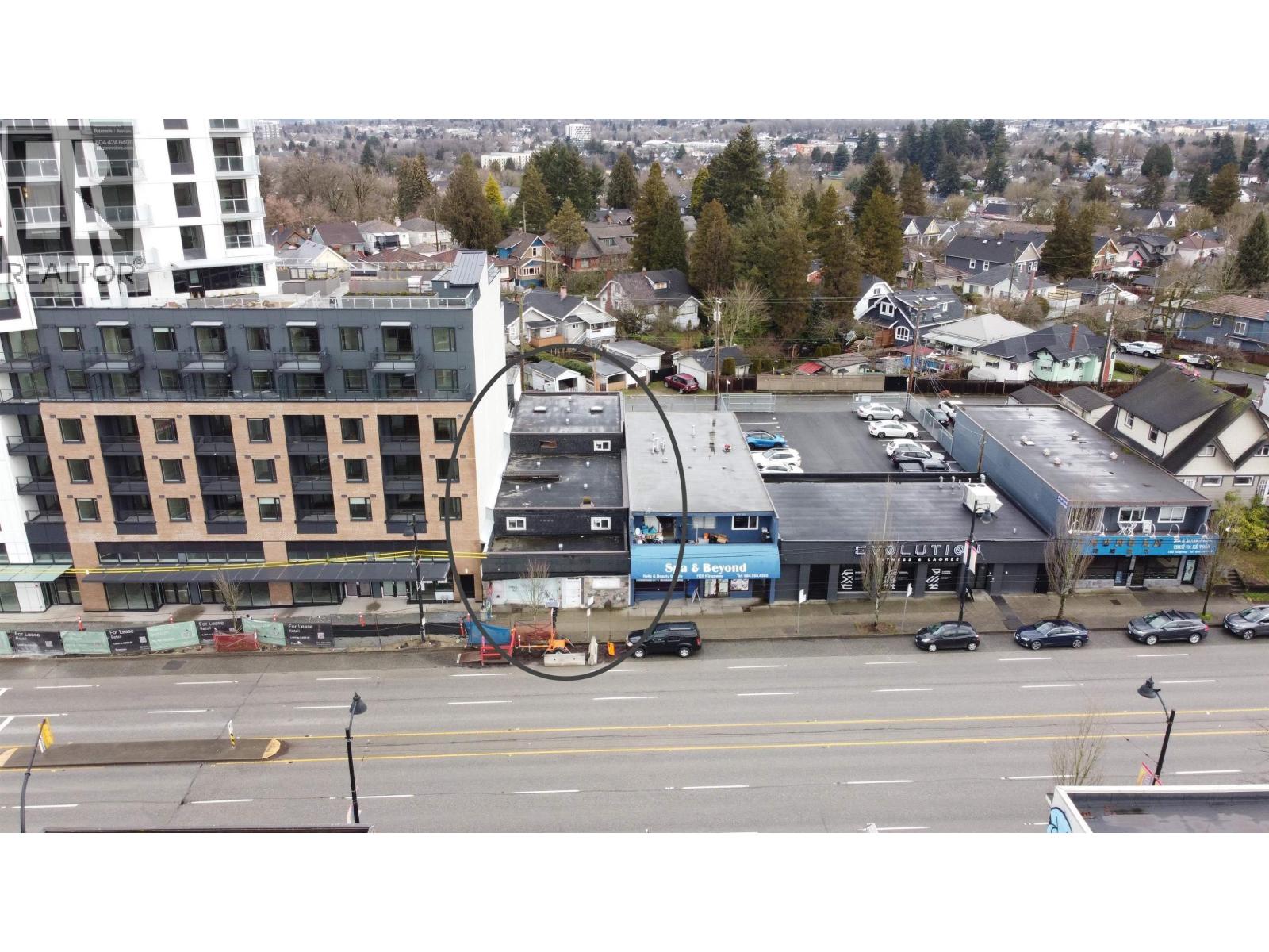 Photo 12 of 1129 Kingsway, Vancouver BC