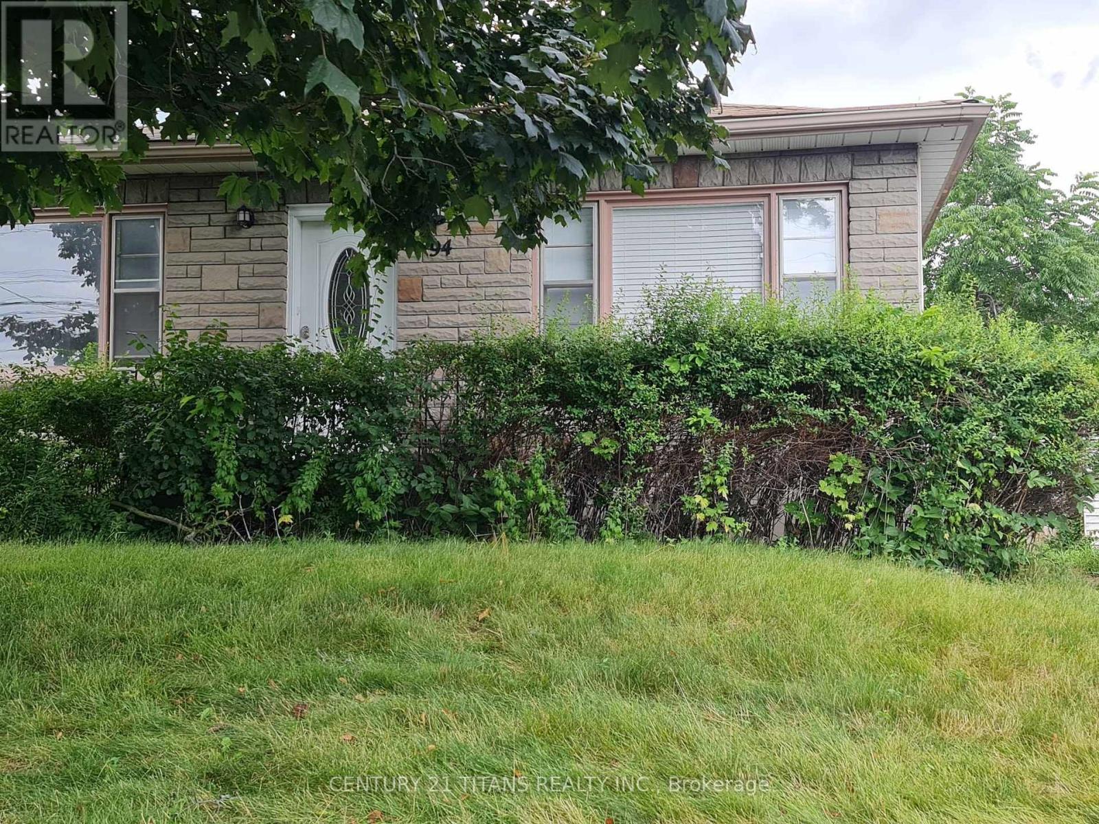 Photo 11 of 94 Taunton Road W, Oshawa ON