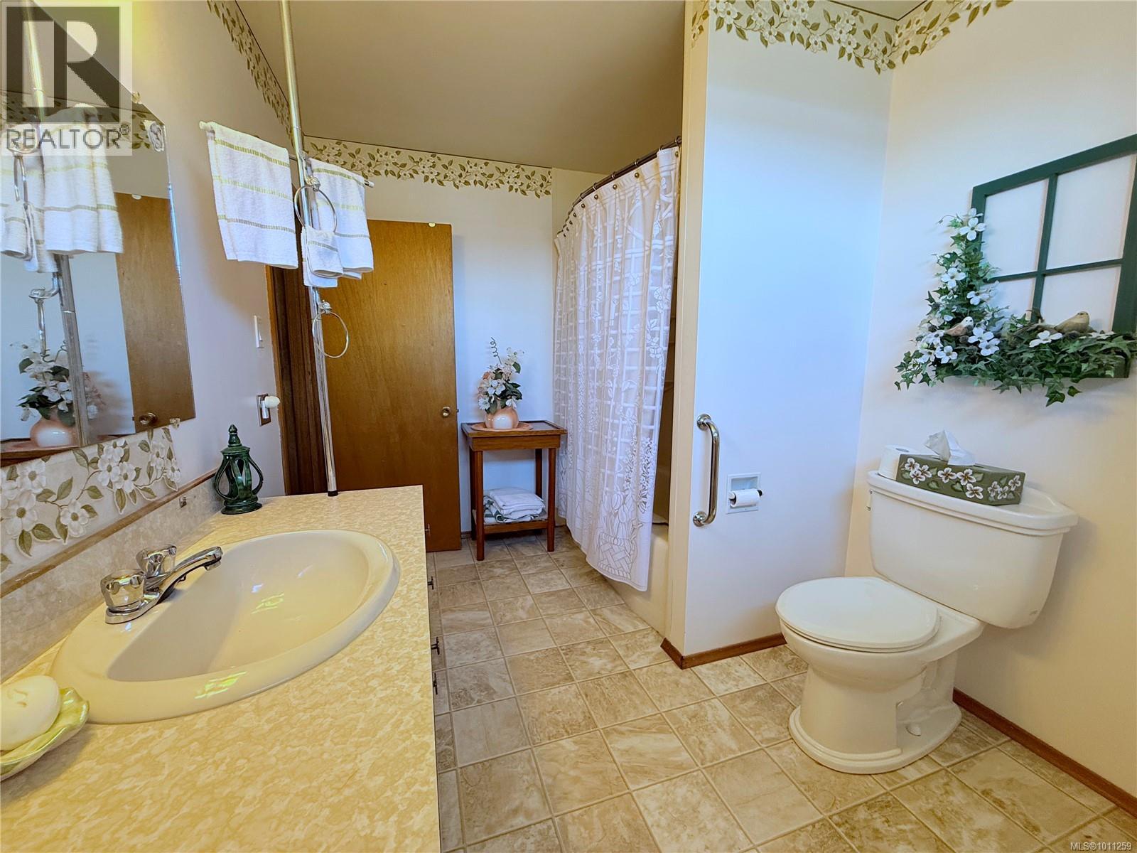 Photo 11 of 84 Ridgeview Pl, Campbell River BC