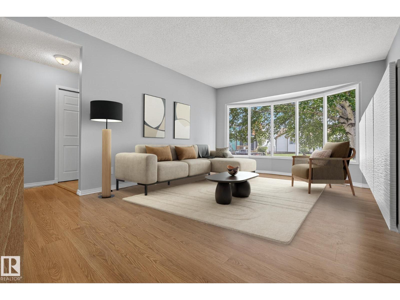 Photo 7 of 12420 47 St Nw, Edmonton AB