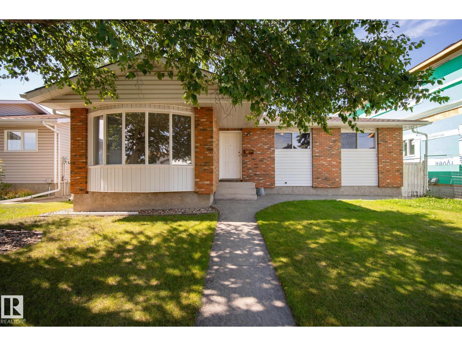 Photo 42 of 12420 47 St Nw, Edmonton AB