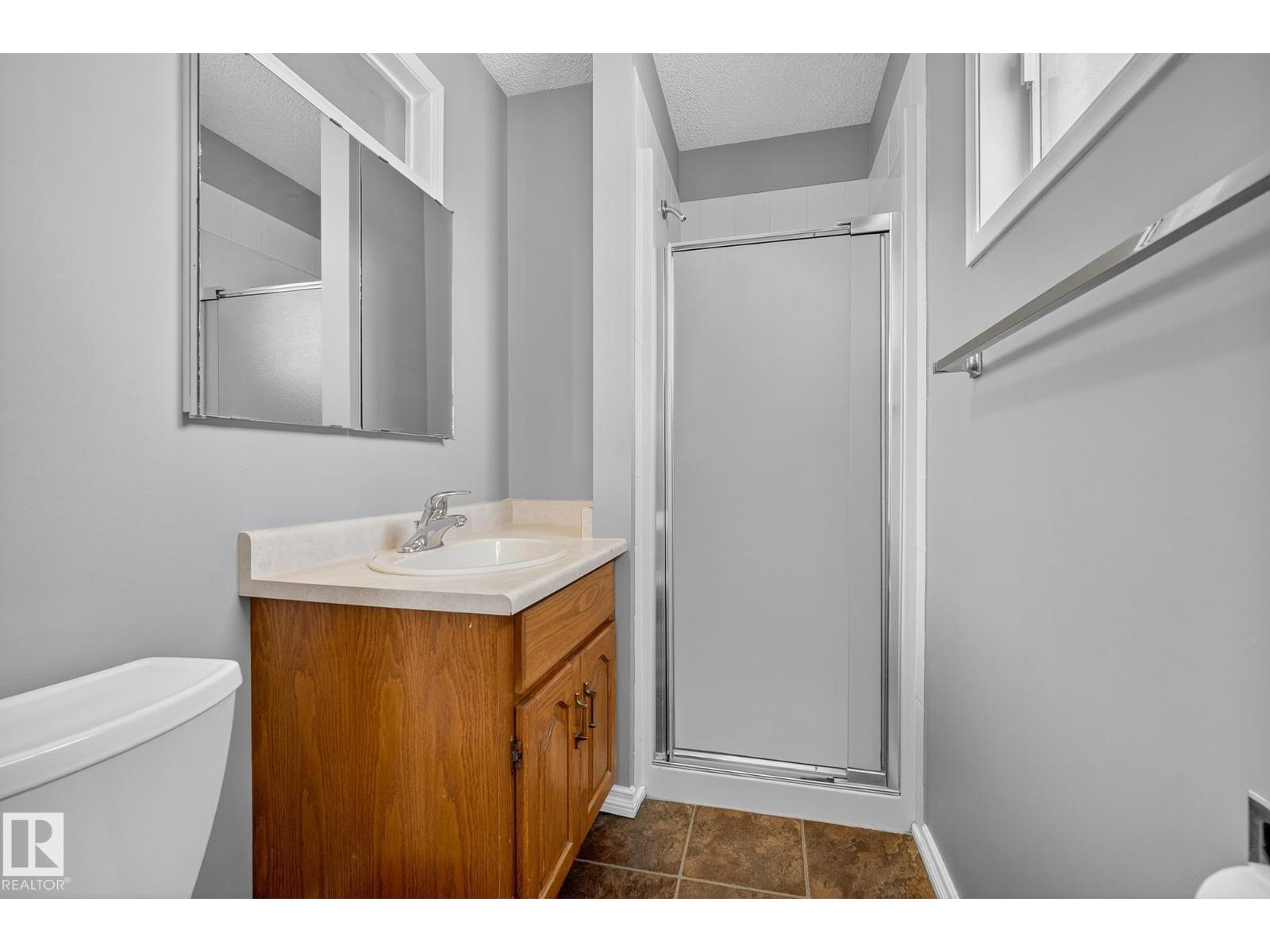 Photo 27 of 12420 47 St Nw, Edmonton AB