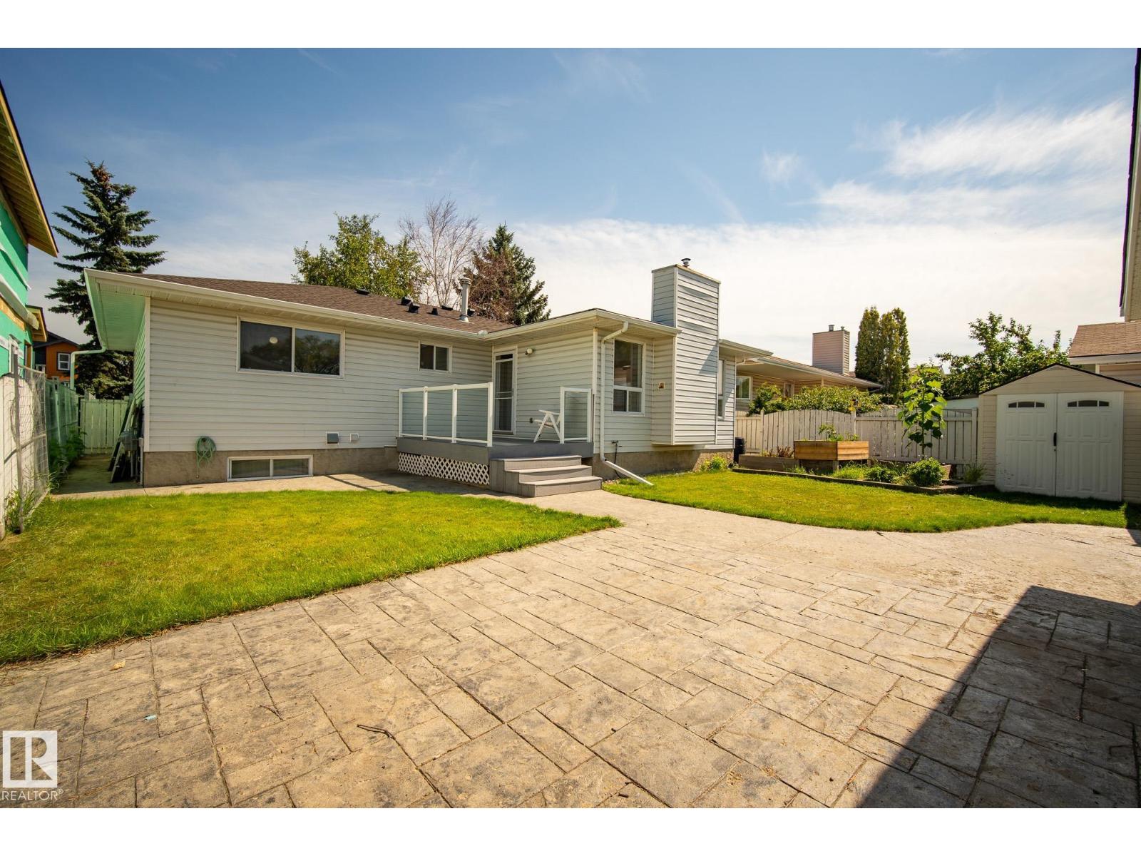 Photo 47 of 12420 47 St Nw, Edmonton AB