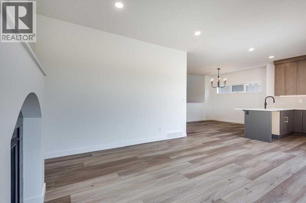 Single Family House Bi-level for Sale in  Emmett Crescent Evergreen Red Deer 