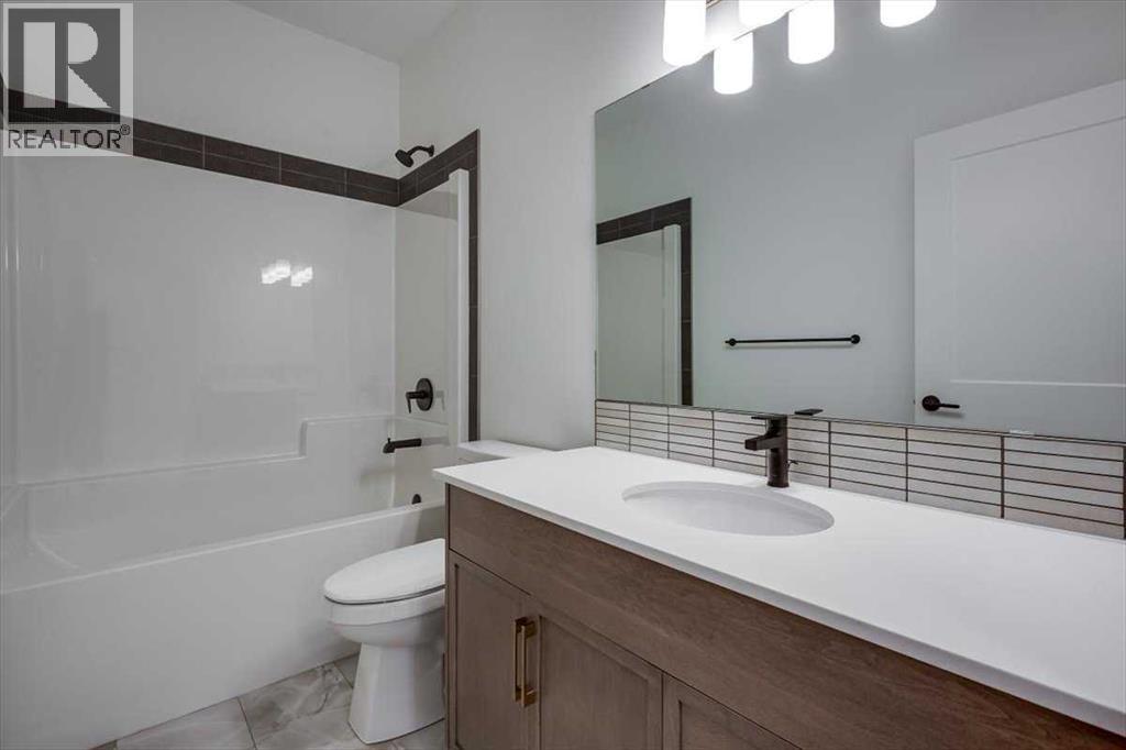 Single Family House Bi-level for Sale in  Emmett Crescent Evergreen Red Deer 