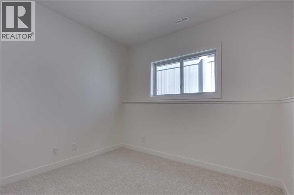 Single Family House Bi-level for Sale in  Emmett Crescent Evergreen Red Deer 