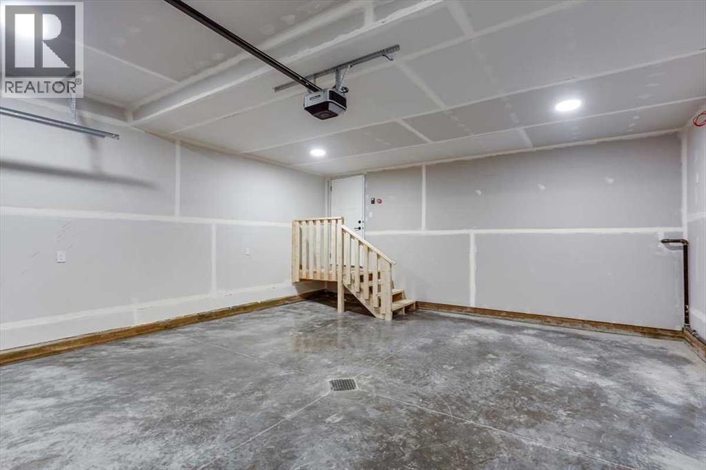 Single Family House Bi-level for Sale in  Emmett Crescent Evergreen Red Deer 