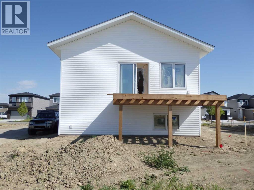 Single Family House Bi-level for Sale in  Emmett Crescent Evergreen Red Deer 