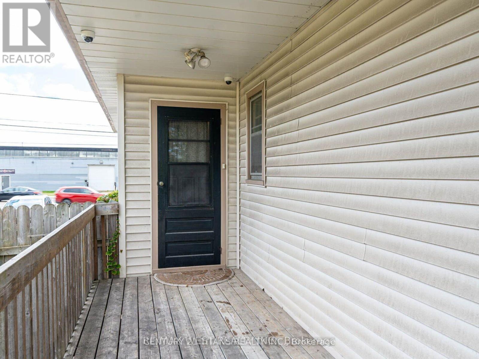 Photo 4 of Bsmt 94 Taunton Road W, Oshawa ON