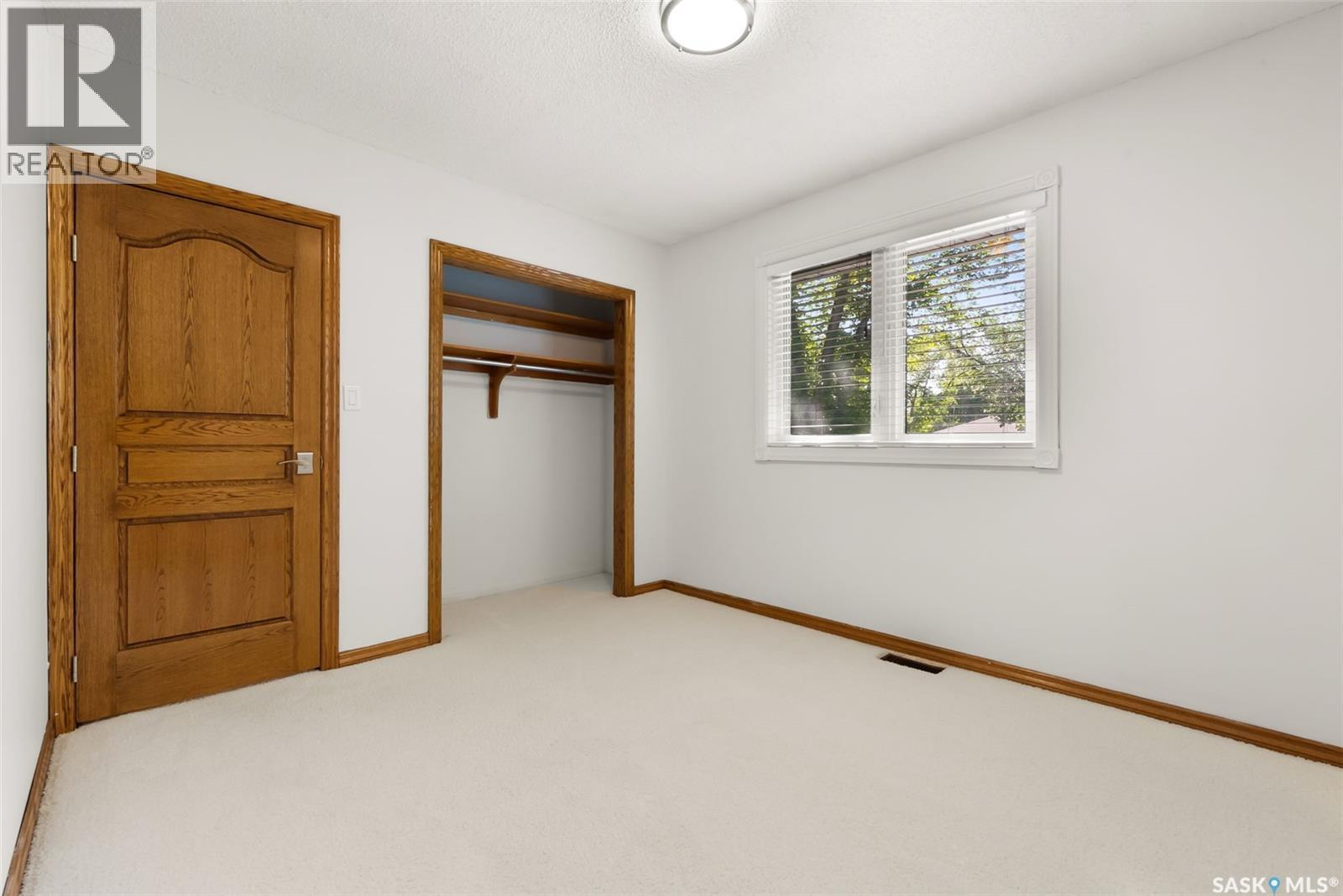 Photo 10 of 251 Halifax Street N, Regina SK