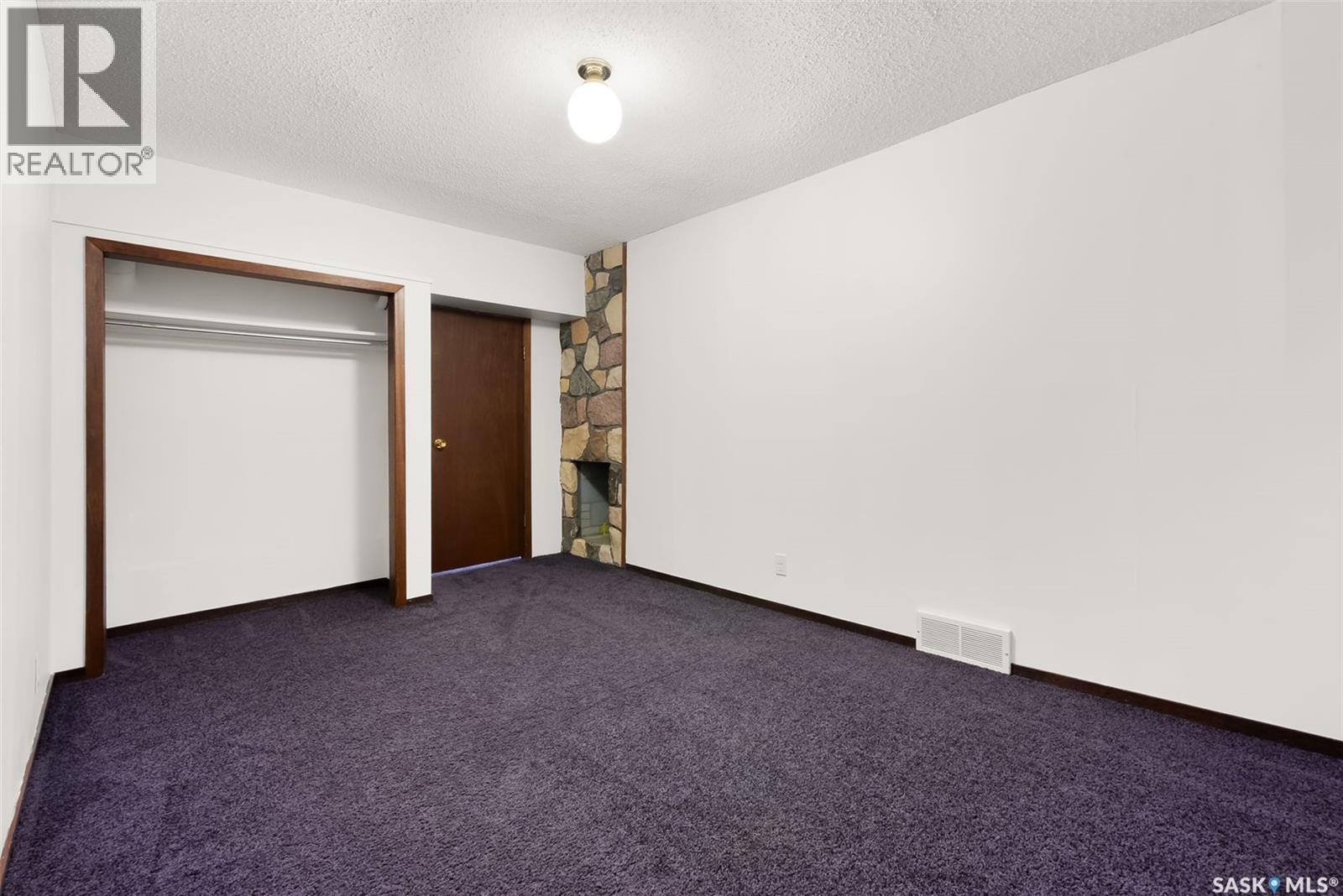 Photo 3 of 251 Halifax Street N, Regina SK