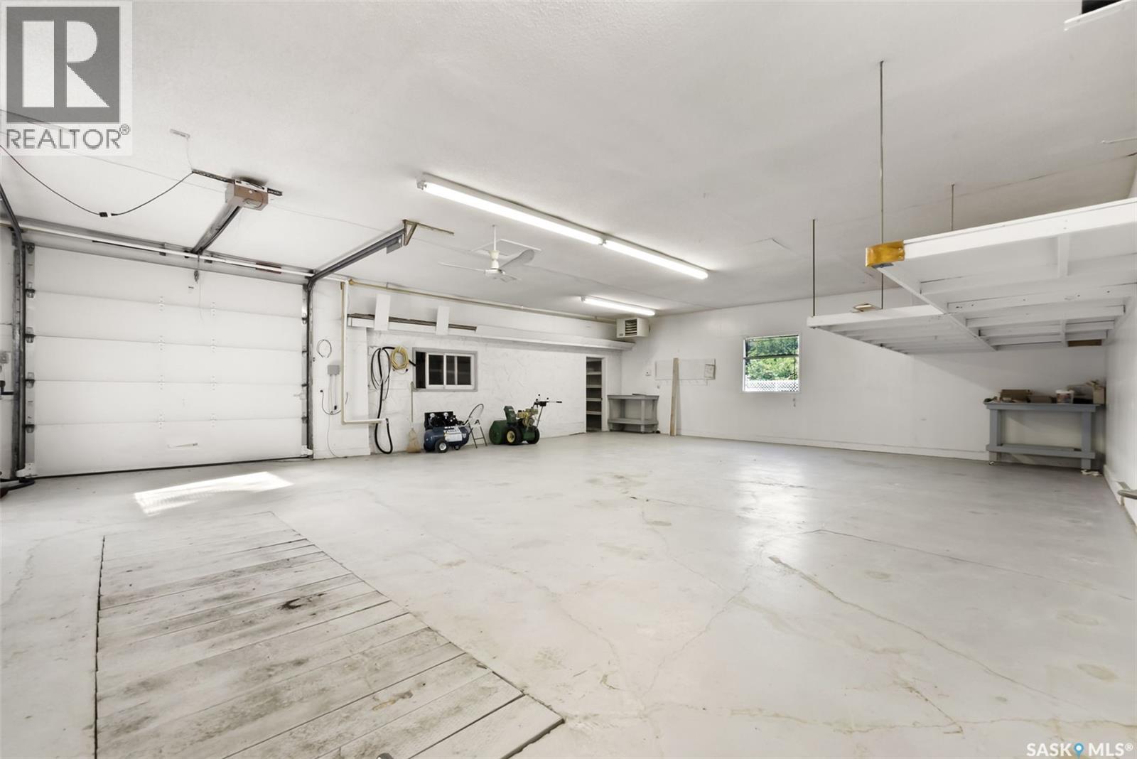 Photo 31 of 251 Halifax Street N, Regina SK