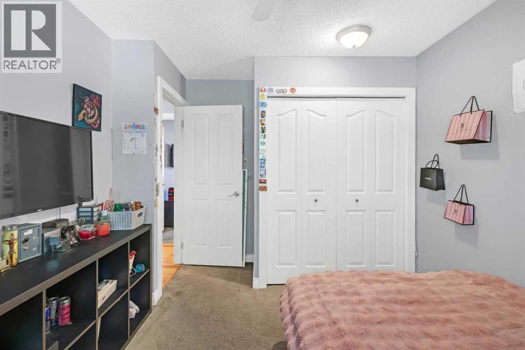 Single Family House Bi-level for Sale in  Brookpark Drive SW Braeside Calgary 