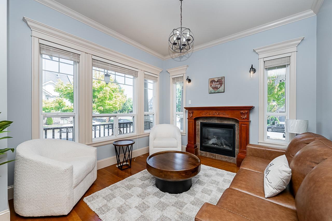 Photo 31 of 18938 54 A Avenue, Surrey BC