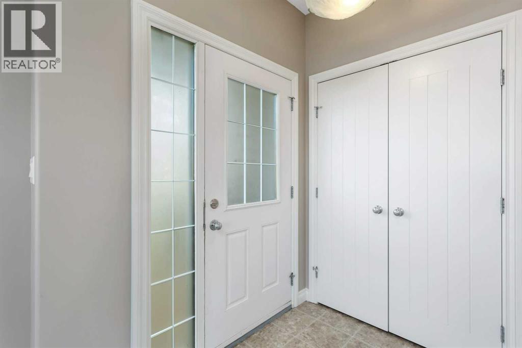 Photo 14 of 22 Ross Close, Sylvan Lake AB