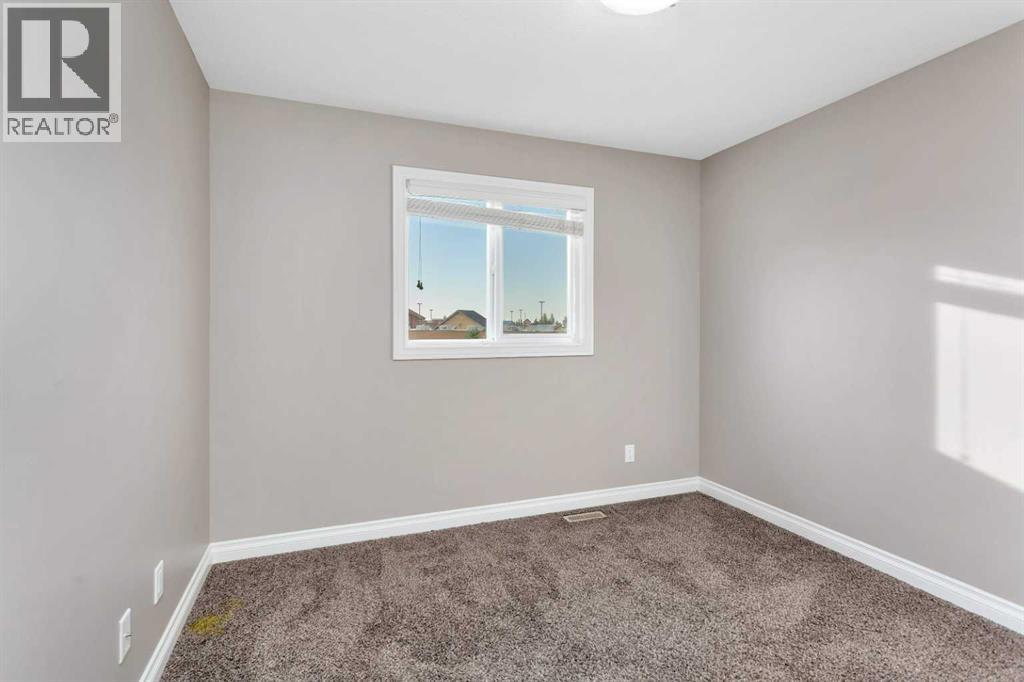 Photo 17 of 22 Ross Close, Sylvan Lake AB