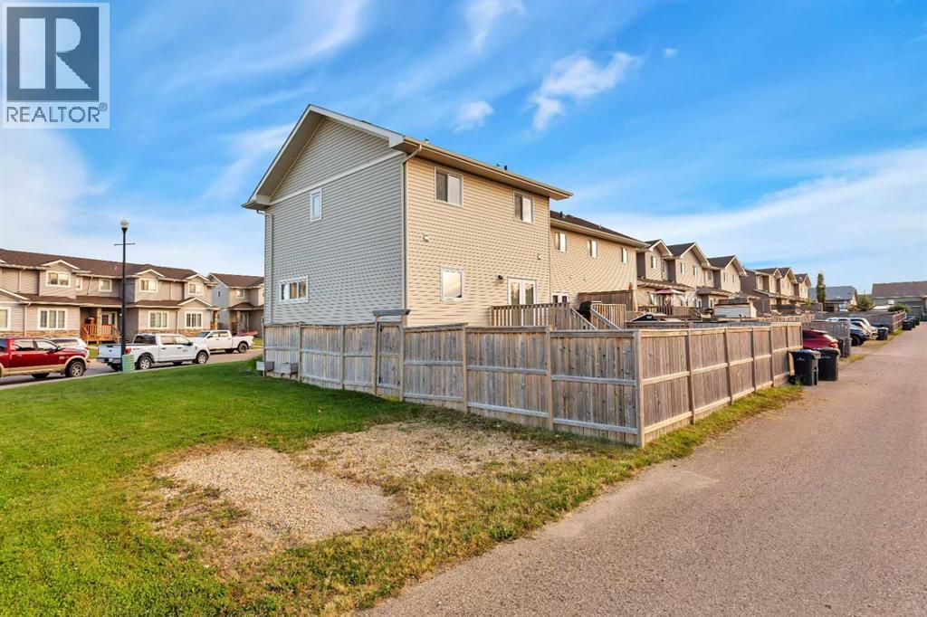 Photo 25 of 22 Ross Close, Sylvan Lake AB