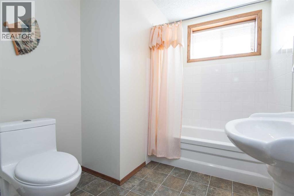 Photo 46 of 86 Dobler Avenue, Red Deer AB