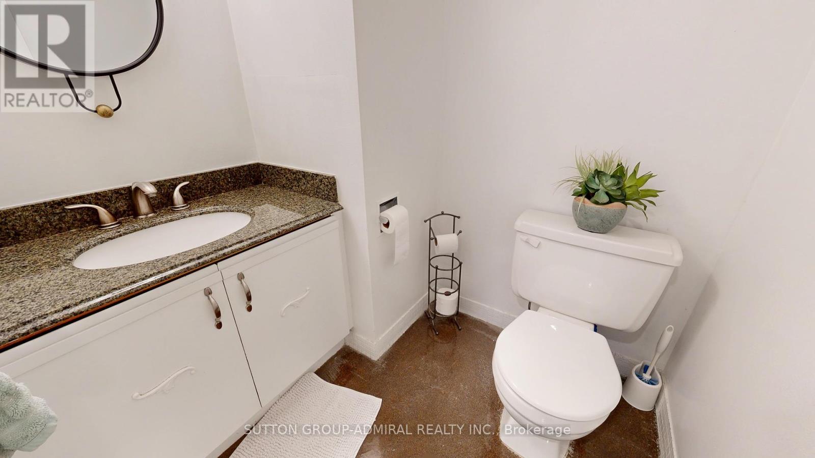 Photo 12 of 201 633 Bay Street, Toronto ON