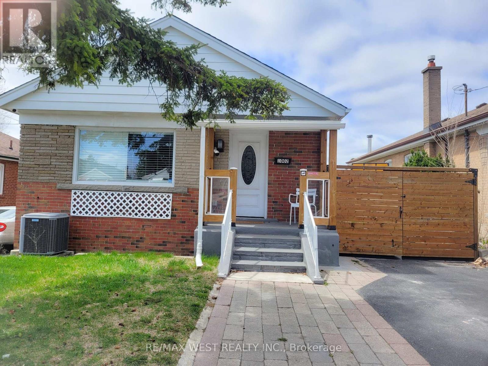 Photo 4 of Main 1002 Warden Avenue, Toronto ON