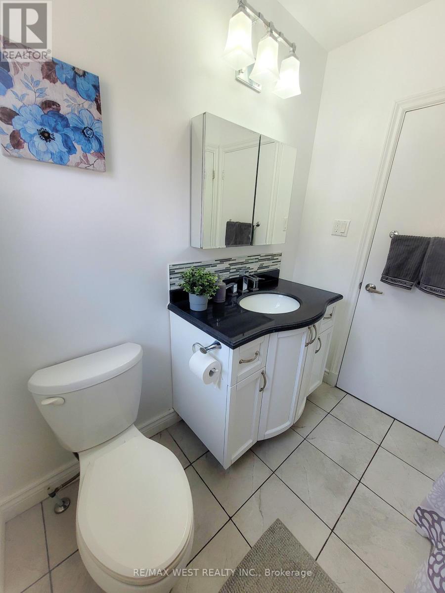 Photo 7 of Main 1002 Warden Avenue, Toronto ON