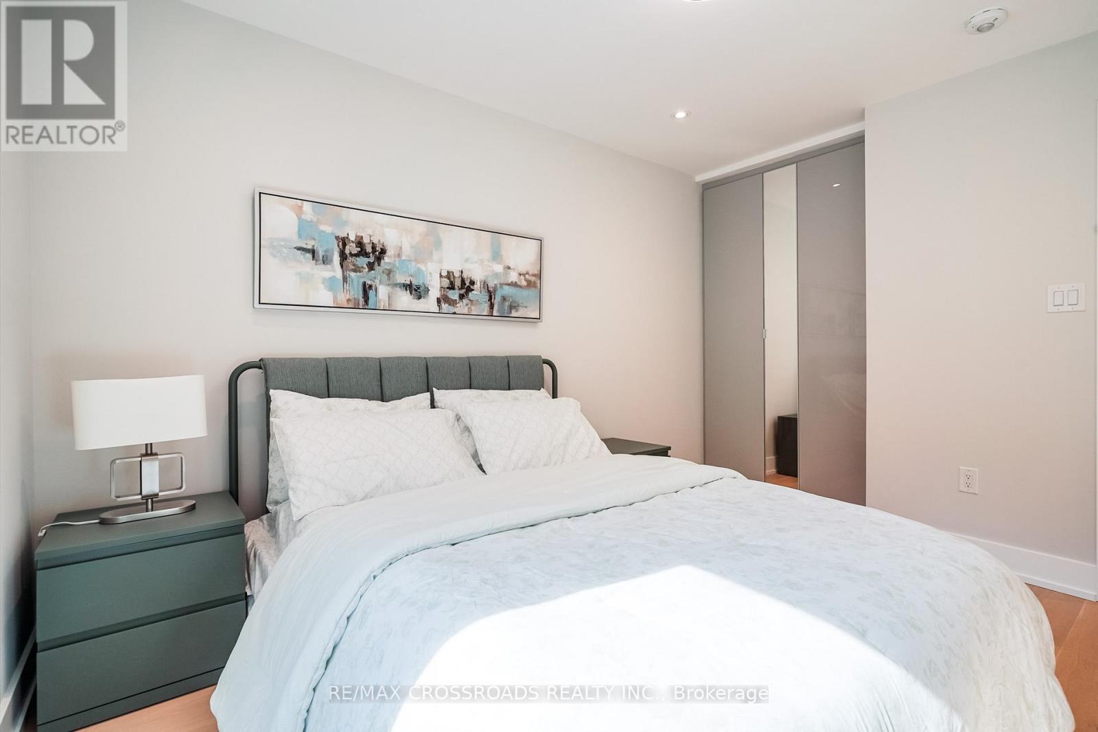 Photo 10 of 21 Karnwood Drive, Toronto ON