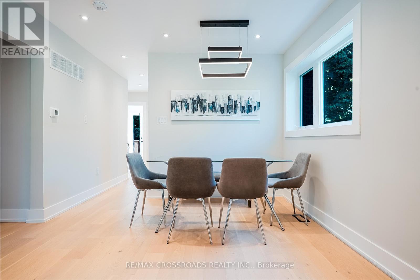 Photo 6 of 21 Karnwood Drive, Toronto ON