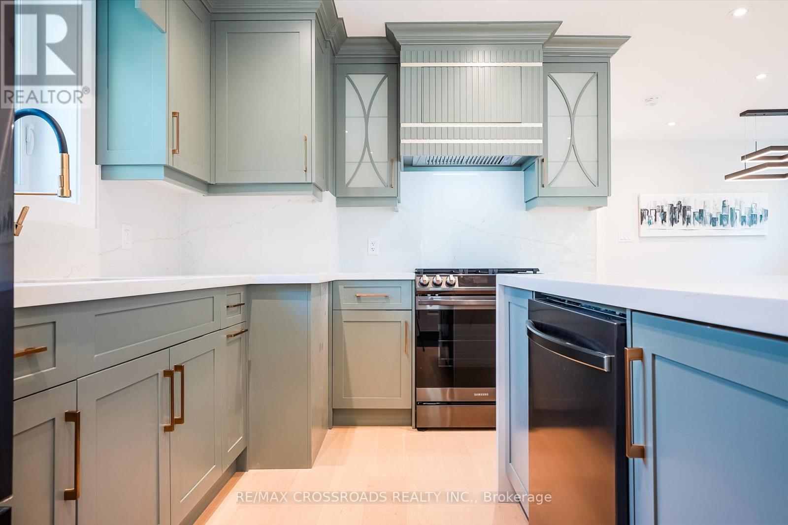 Photo 8 of 21 Karnwood Drive, Toronto ON
