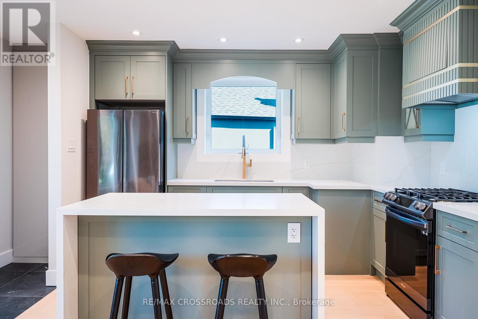 Photo 9 of 21 Karnwood Drive, Toronto ON