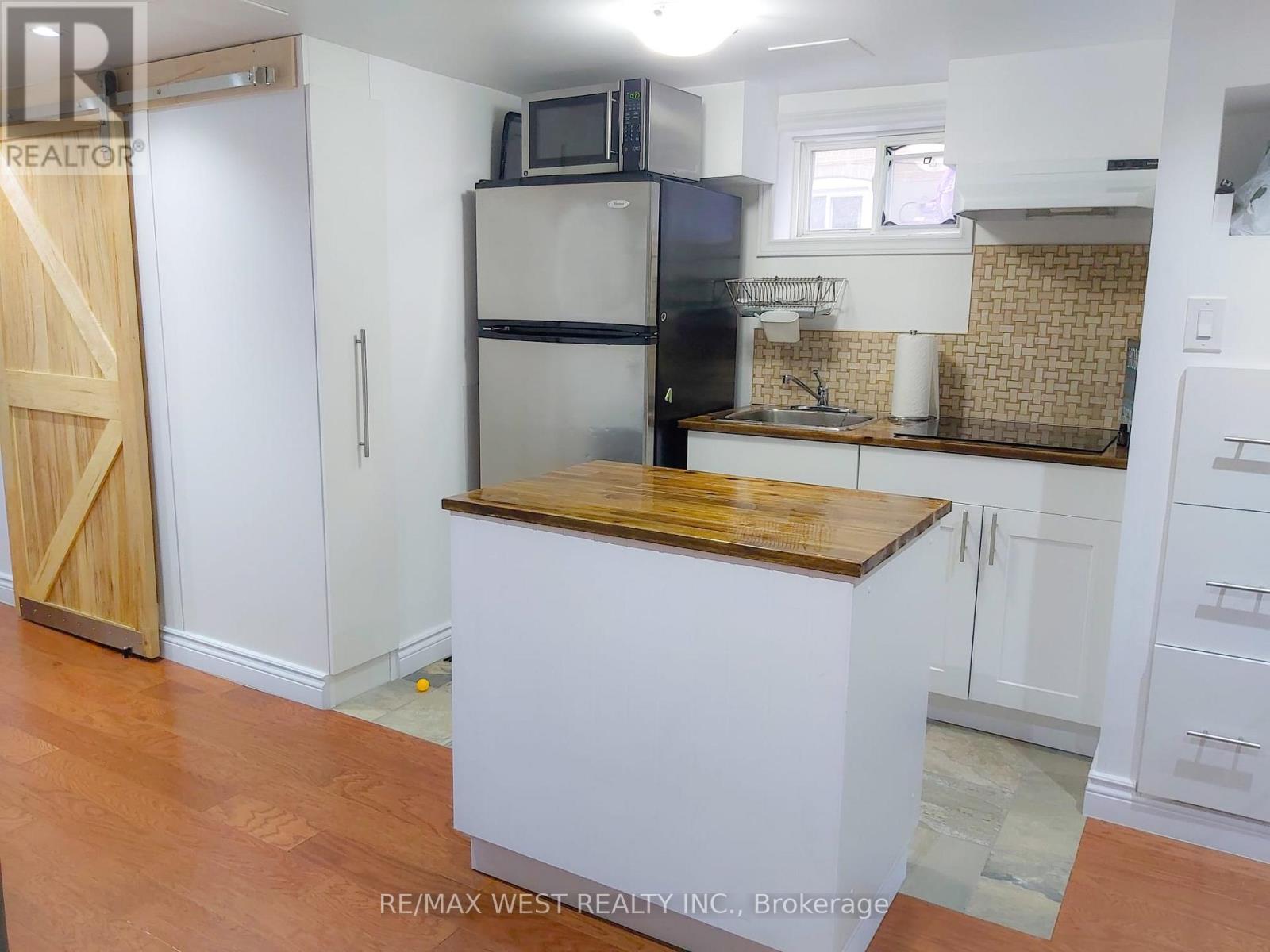 Photo 3 of Bsmt 1002 Warden Avenue, Toronto ON
