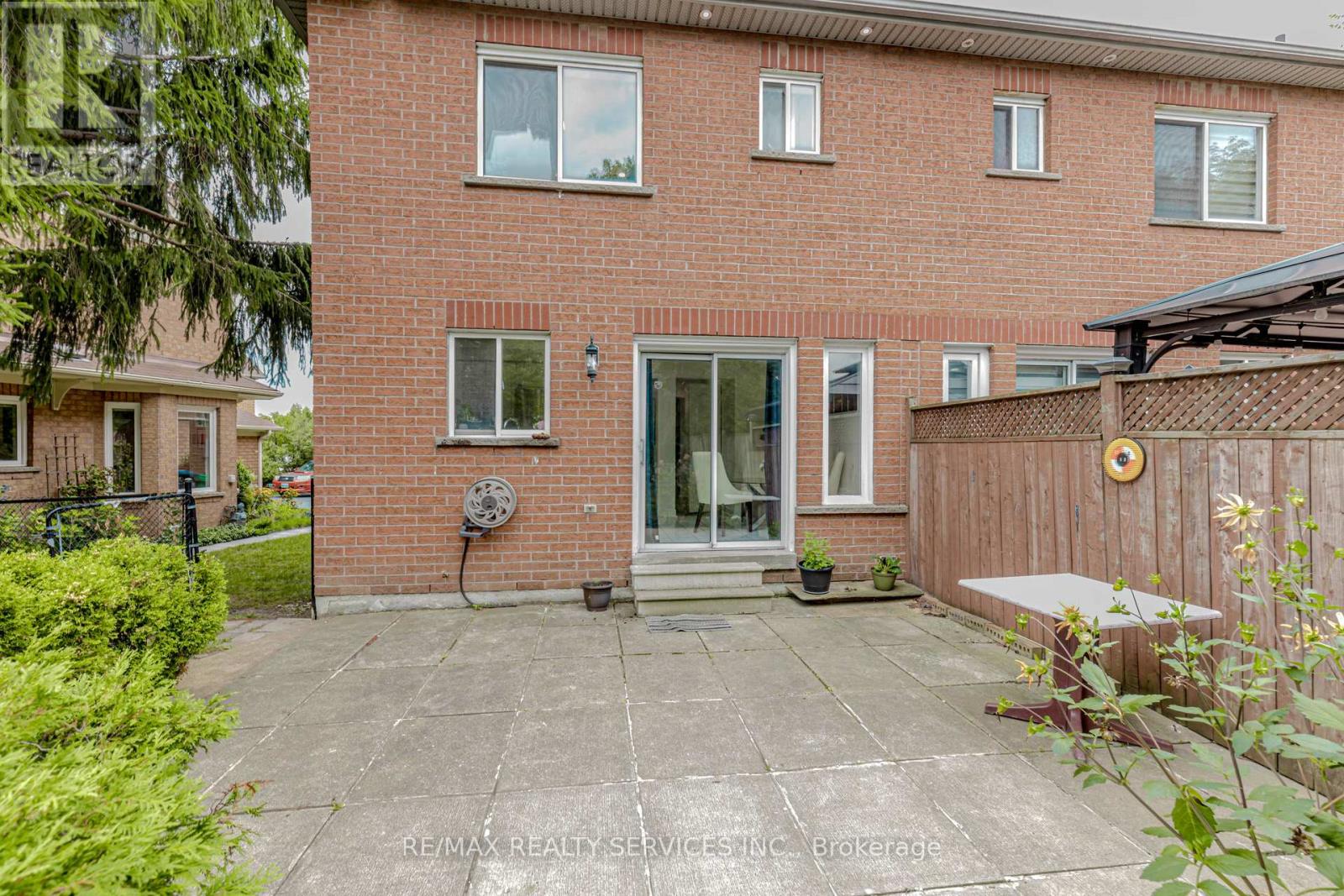 Photo 42 of 32 Pressed Brick Drive, Brampton ON