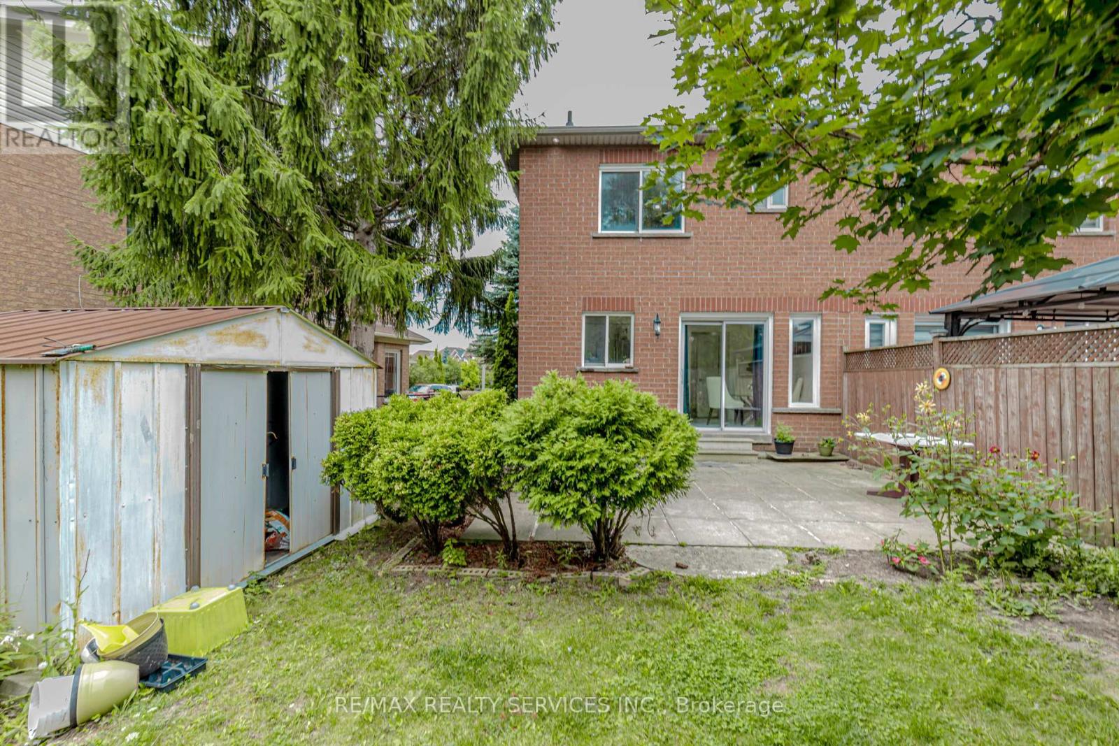 Photo 44 of 32 Pressed Brick Drive, Brampton ON