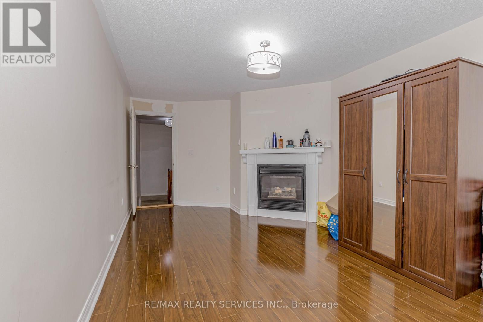 Photo 27 of 32 Pressed Brick Drive, Brampton ON