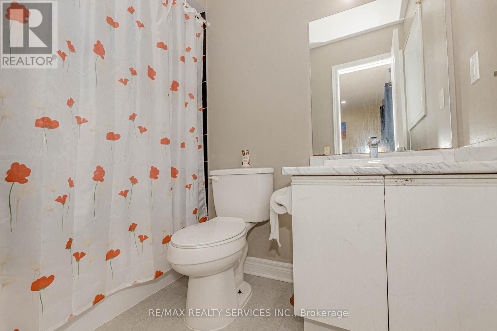 Photo 35 of 32 Pressed Brick Drive, Brampton ON