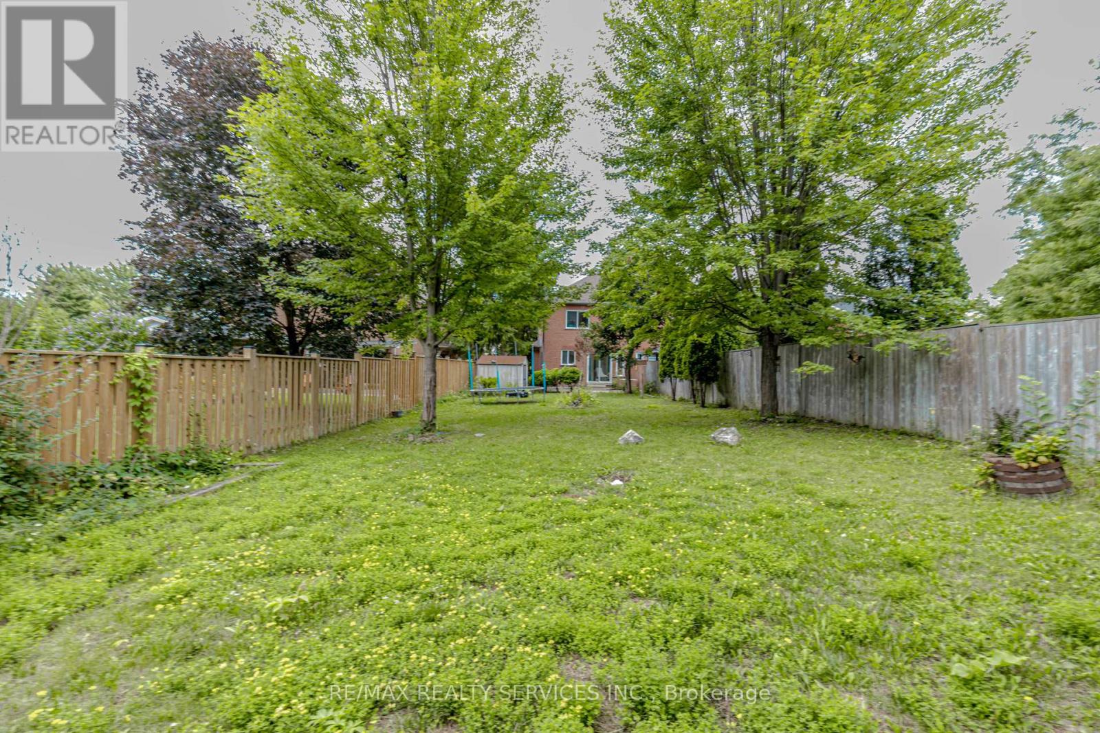 Photo 45 of 32 Pressed Brick Drive, Brampton ON