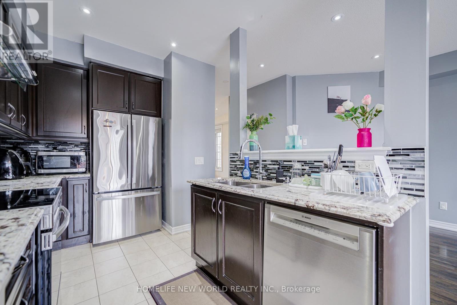 Photo 13 of 14 Highbury Court, Markham ON