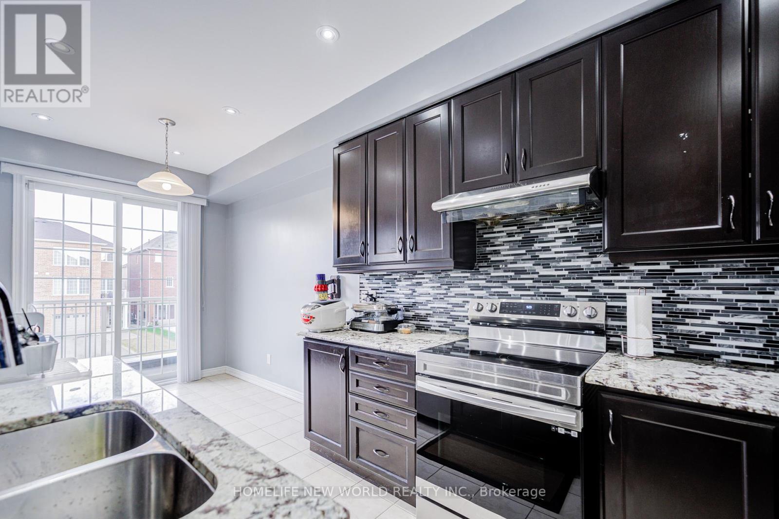 Photo 14 of 14 Highbury Court, Markham ON