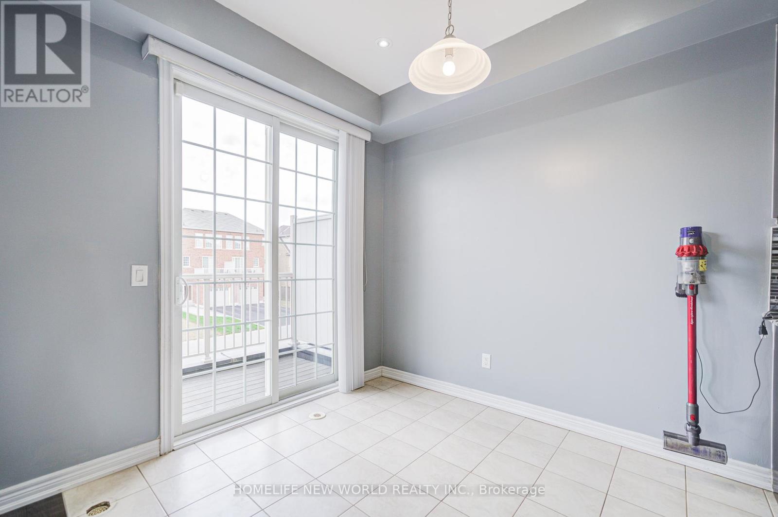 Photo 17 of 14 Highbury Court, Markham ON