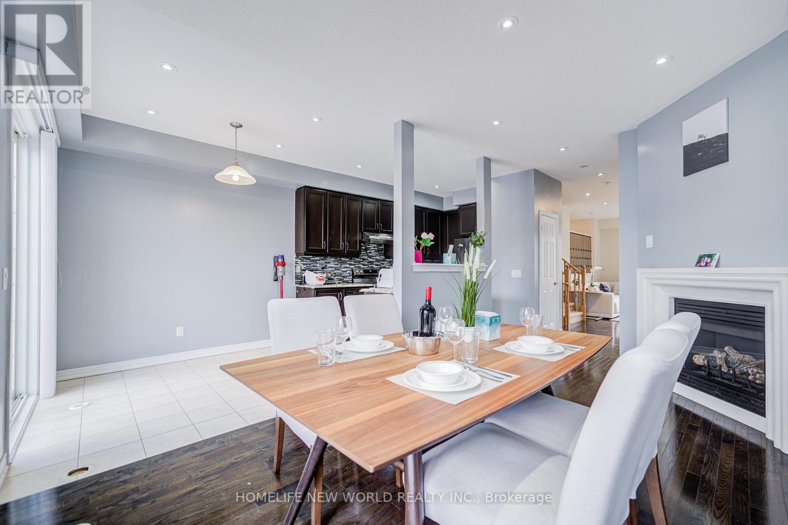 Photo 23 of 14 Highbury Court, Markham ON