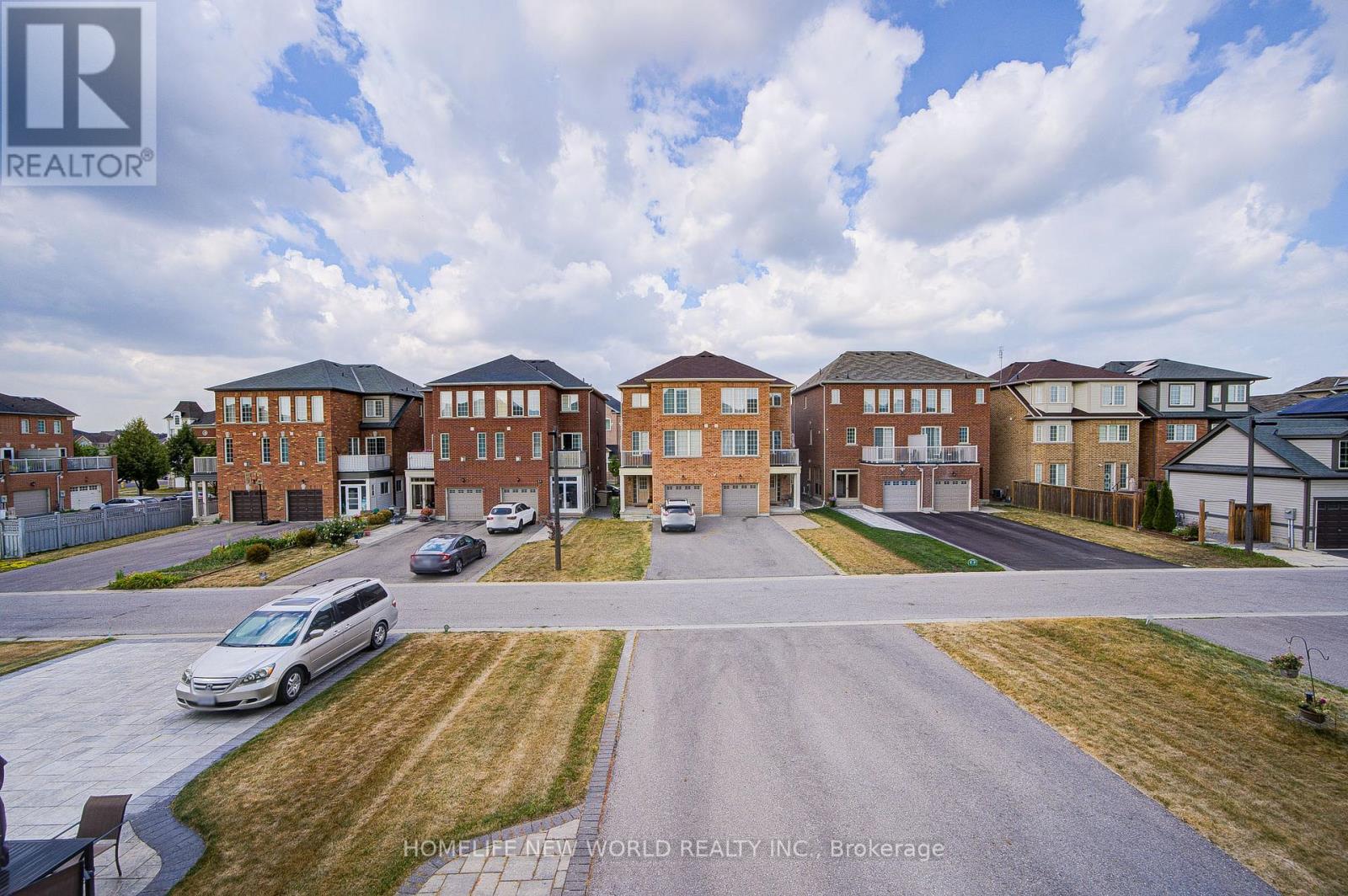 Photo 27 of 14 Highbury Court, Markham ON