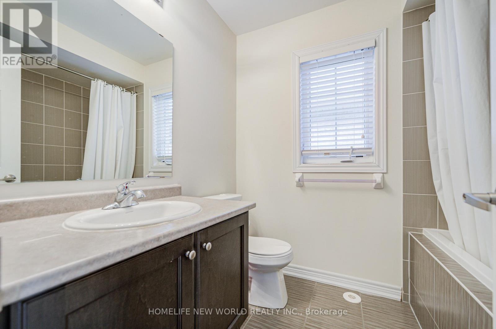 Photo 37 of 14 Highbury Court, Markham ON