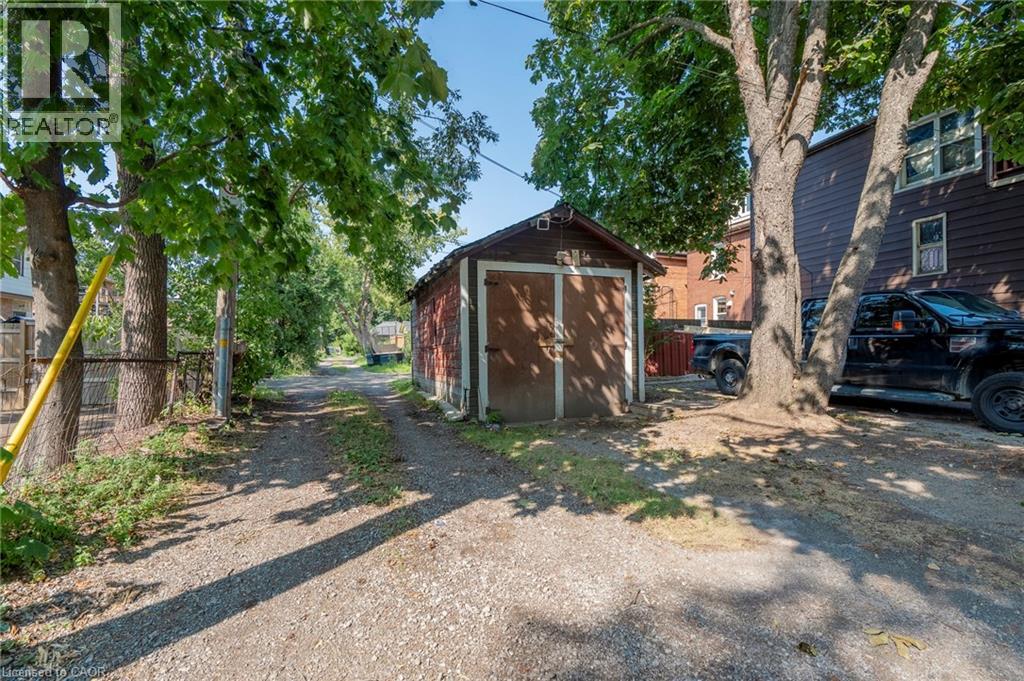 Photo 17 of 36 Spadina Avenue, Hamilton ON